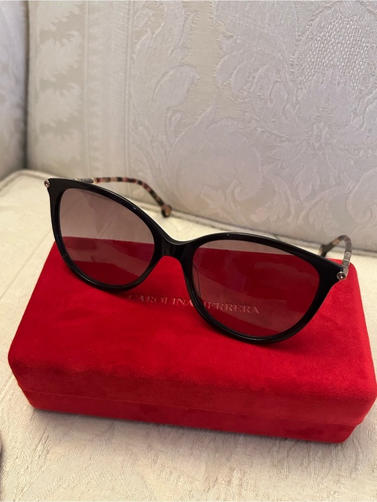 Carolina Herrera HER0189 Sunglasses
0T1W-QR - PLUM GOLD - Brown Sh Violet main image 5